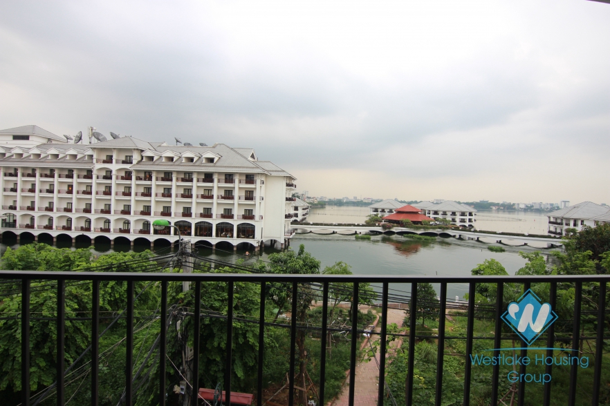 The 4-th floor apartment with beautiful lakeview in Tay Ho,Ha Noi